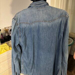 American Eagle Outfitters Denim Button Down Shirt Size Medium